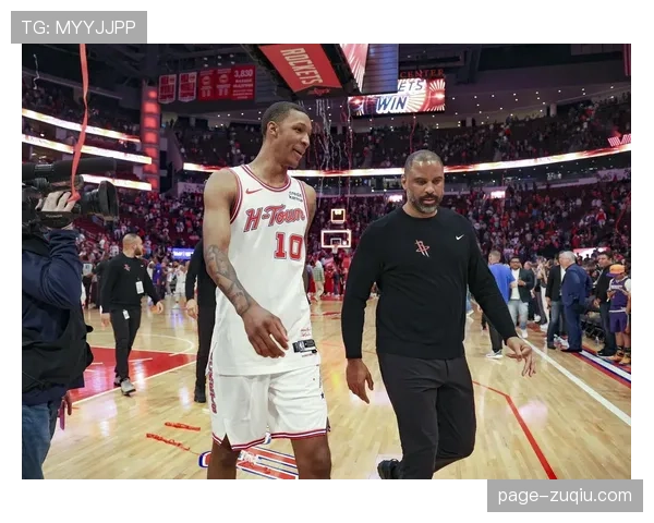 贾巴里·史密斯首秀表现抢眼：25+5+5助火箭取胜，个人正负值达+14